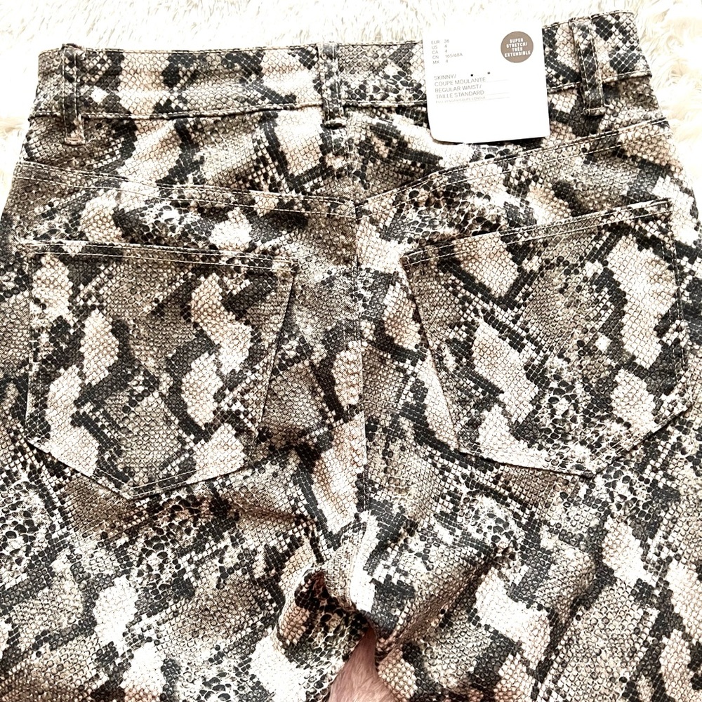 NWT H&M  HIGH WAISTED SNAKESKIN JEAN - Picture 7 of 15